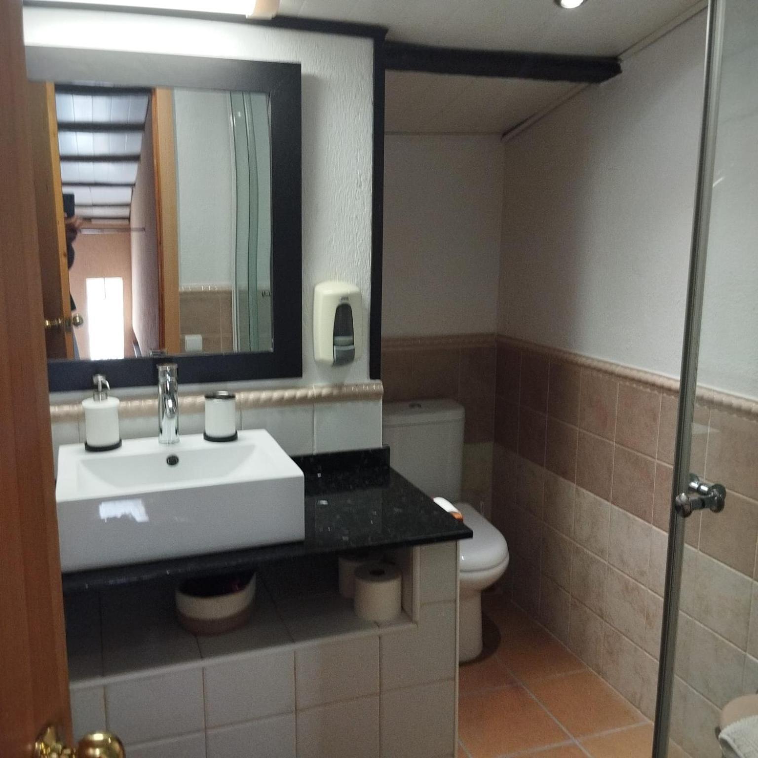 Can Gual Guest House Lametlla Del Valles Exterior foto
